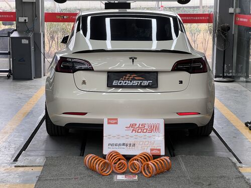 Aktueller Firmenfall über 2021 Tesla Model 3 RWD Upgraded mit Sport Short Springs: Schlankere Haltung & glattere Fahrt!