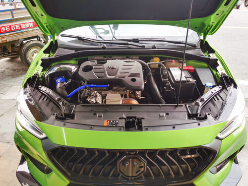 Aktueller Firmenfall über MG6 mit Kohlefaser-Ansaugkasten aufgerüstet, der eine neue Leistungsdimension erschließt